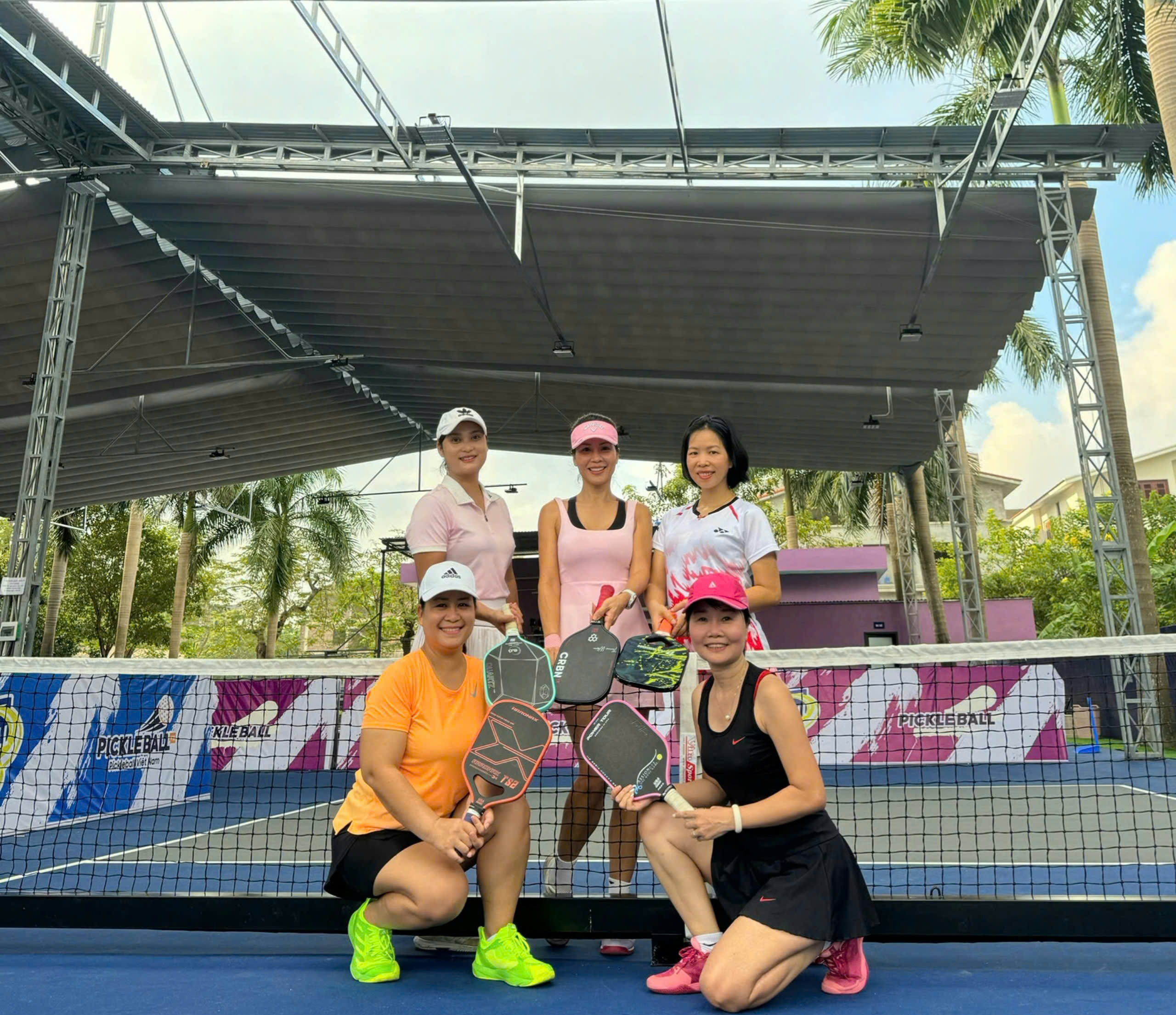 Pickleball Hoa Phượng – Cụm sân mái che bậc nhất Hà Nội